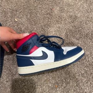 Jordan mids size 7.5 women’s